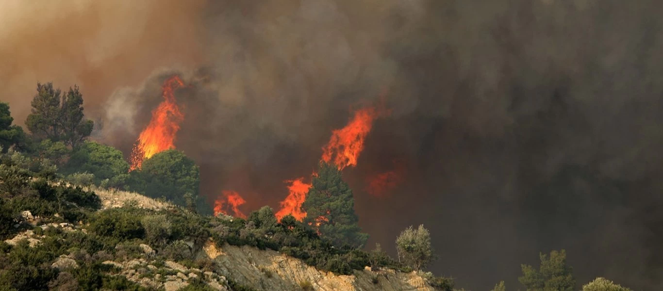 Φωτιά στη Βαρυμπόμπη: Άνοιξε και πάλι η Εθνική Οδός Αθηνών - Λαμίας